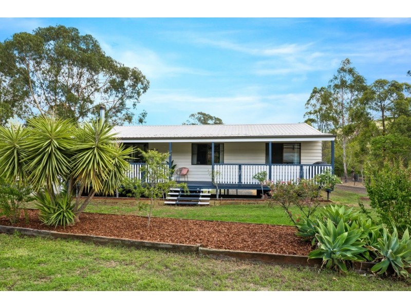 27 Redlands Drive, Gowrie Junction QLD 4352