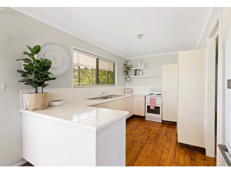 27 Redlands Drive, Gowrie Junction QLD 4352