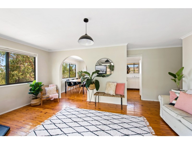 27 Redlands Drive, Gowrie Junction QLD 4352