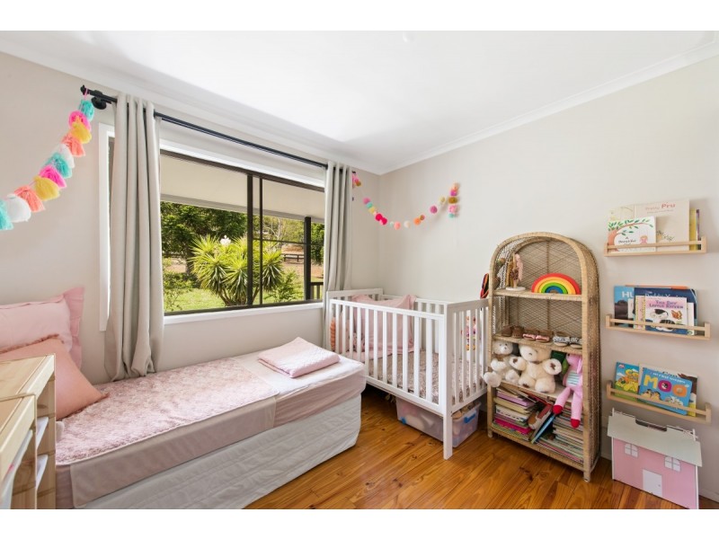 27 Redlands Drive, Gowrie Junction QLD 4352