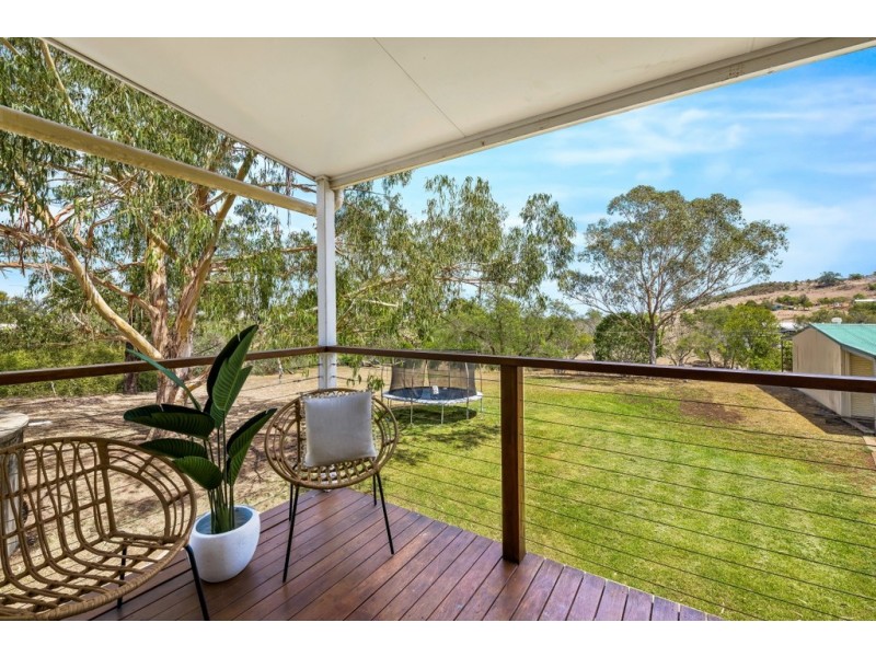 27 Redlands Drive, Gowrie Junction QLD 4352