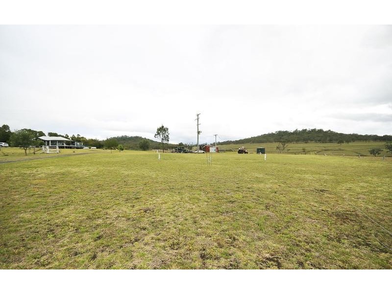 136 Dixon Lane, Greenmount East QLD 4359