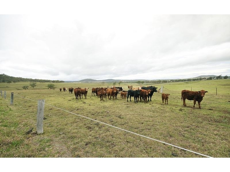 136 Dixon Lane, Greenmount East QLD 4359