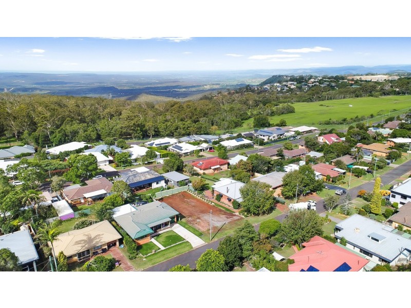 6 Bingara Street, Mount Lofty QLD 4350