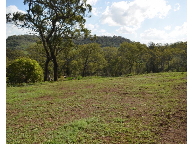 1 Clover Court, Meringandan West QLD 4352