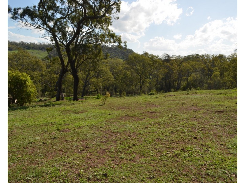 1 Clover Court, Meringandan West QLD 4352