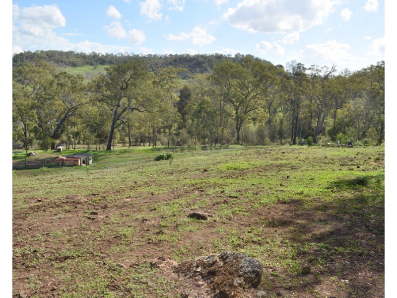 1 Clover Court, Meringandan West QLD 4352