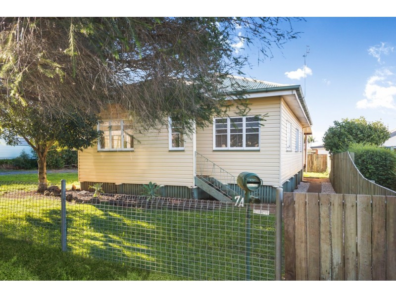 7A Victory Street, Newtown QLD 4350