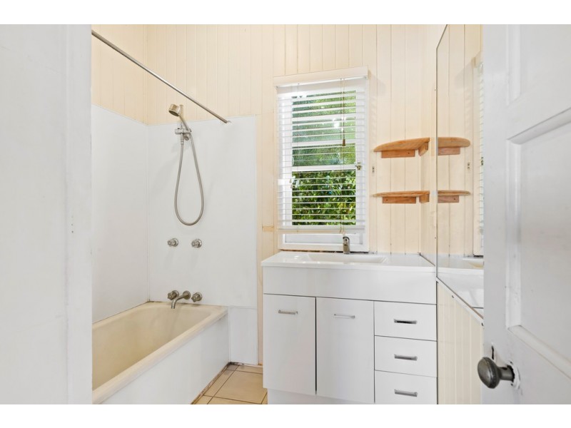 7A Victory Street, Newtown QLD 4350