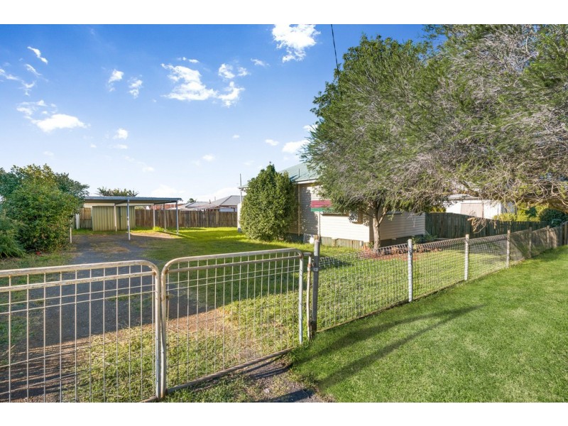 7A Victory Street, Newtown QLD 4350