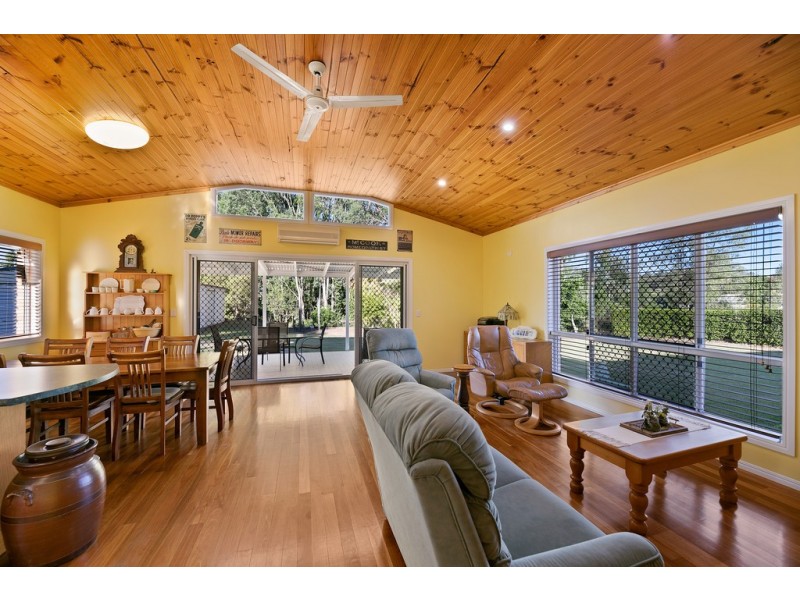 14 Parkridge Drive, Withcott QLD 4352