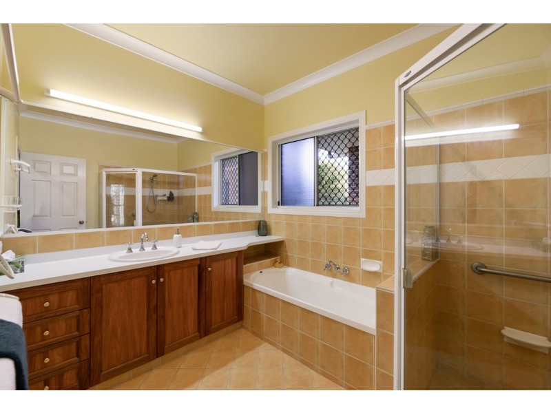 14 Parkridge Drive, Withcott QLD 4352