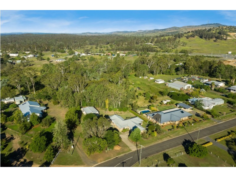 14 Parkridge Drive, Withcott QLD 4352