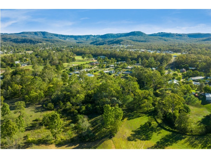 14 Parkridge Drive, Withcott QLD 4352