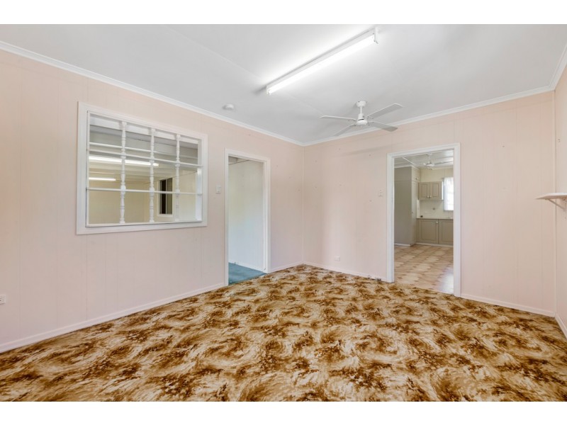8 Blackwood Street, Harristown QLD 4350