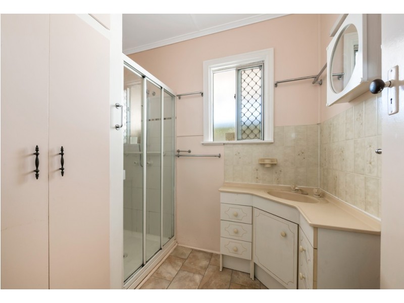 8 Blackwood Street, Harristown QLD 4350