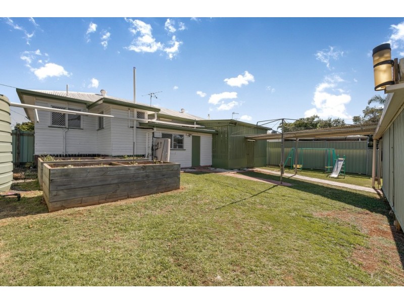 8 Blackwood Street, Harristown QLD 4350