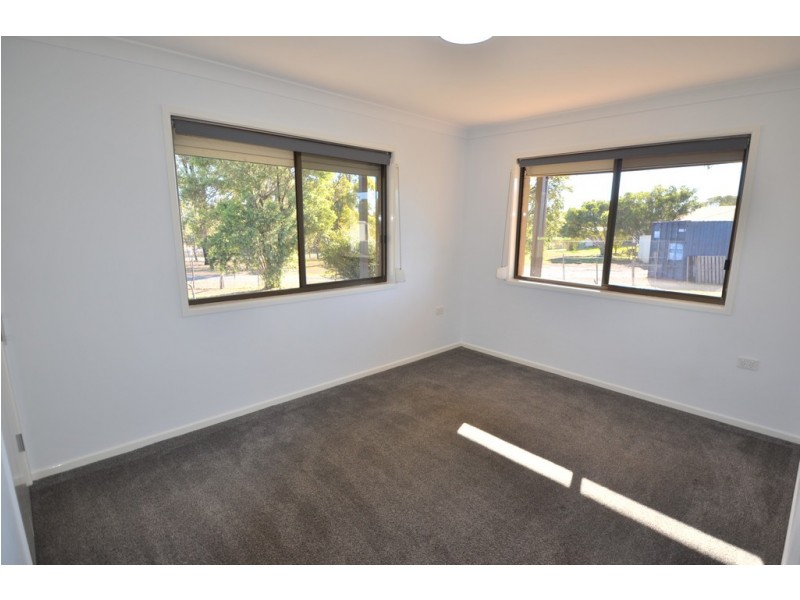 8 Clifford Street, Meringandan West QLD 4352