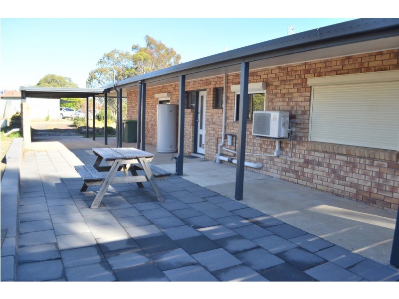 8 Clifford Street, Meringandan West QLD 4352