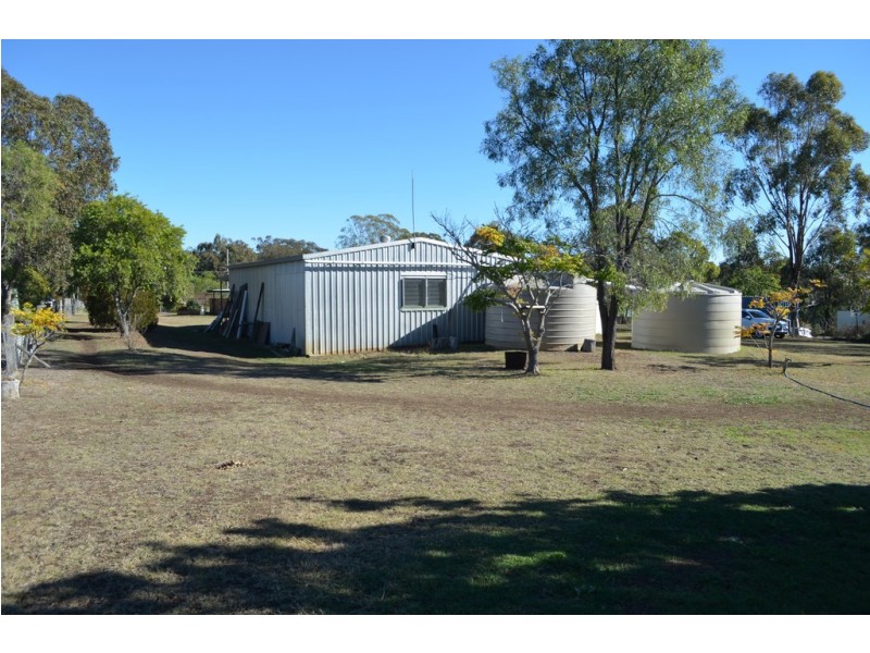 8 Clifford Street, Meringandan West QLD 4352
