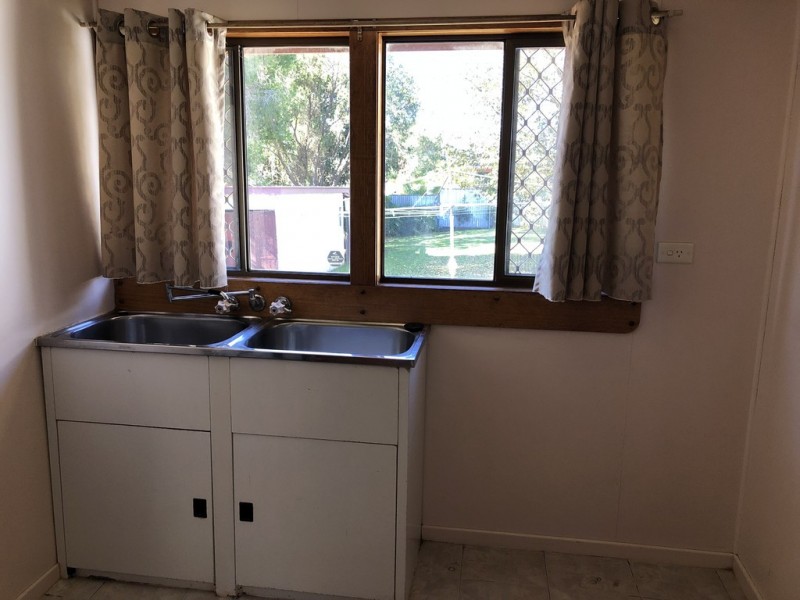 4 Dodd Street, Newtown QLD 4350