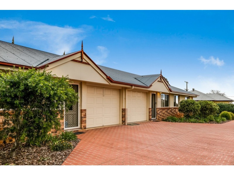 4a Llewellyn Street, Centenary Heights QLD 4350