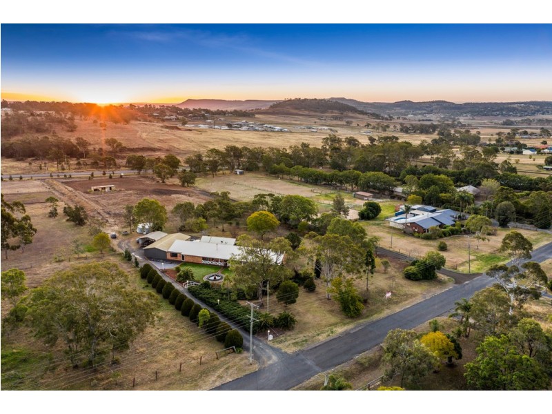 15 Hendy Street, Cranley QLD 4350