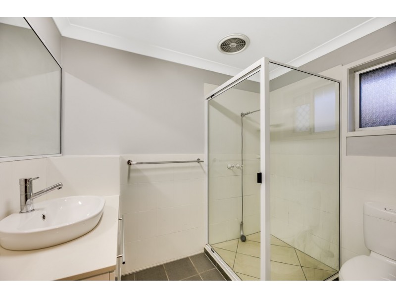 15 Hendy Street, Cranley QLD 4350