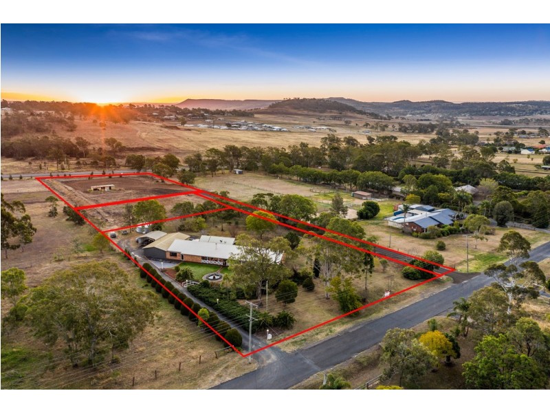 15 Hendy Street, Cranley QLD 4350
