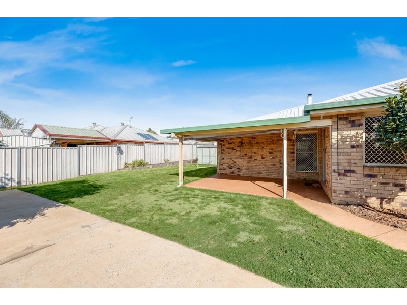 10 Donna Court, Kearneys Spring QLD 4350