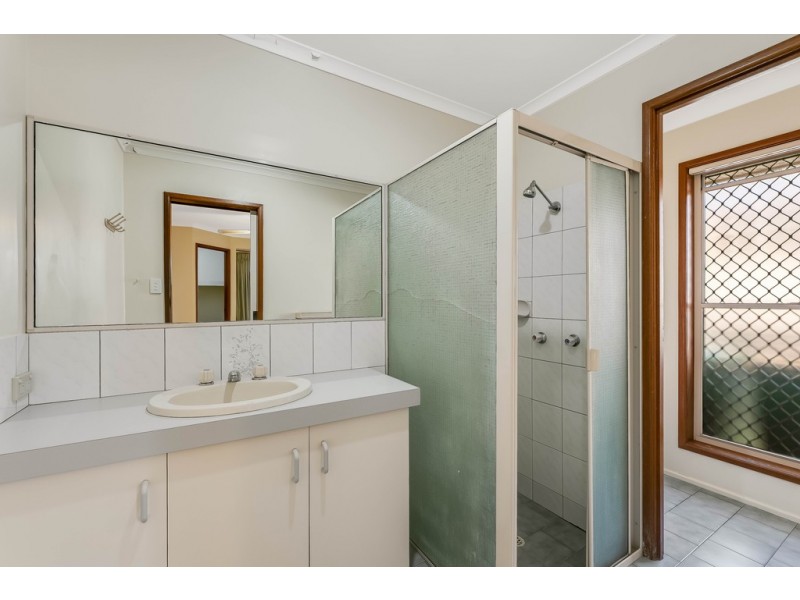 10 Donna Court, Kearneys Spring QLD 4350