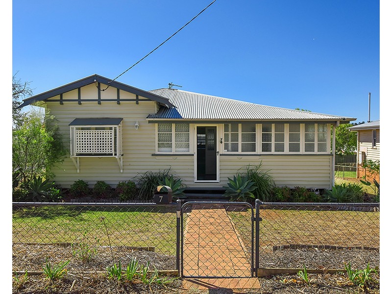 7 Roseberry Street, North Toowoomba QLD 4350