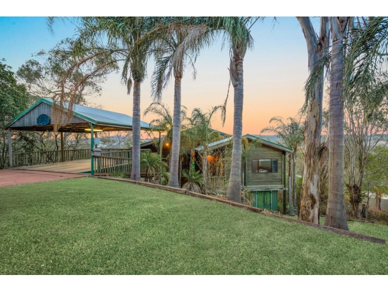 11 Hillview Court, Top Camp QLD 4350