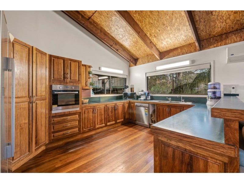 11 Hillview Court, Top Camp QLD 4350
