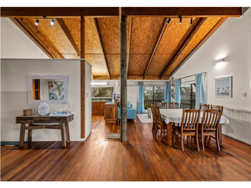 11 Hillview Court, Top Camp QLD 4350