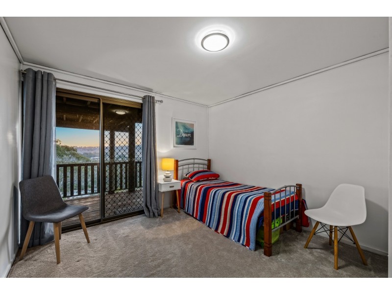 11 Hillview Court, Top Camp QLD 4350