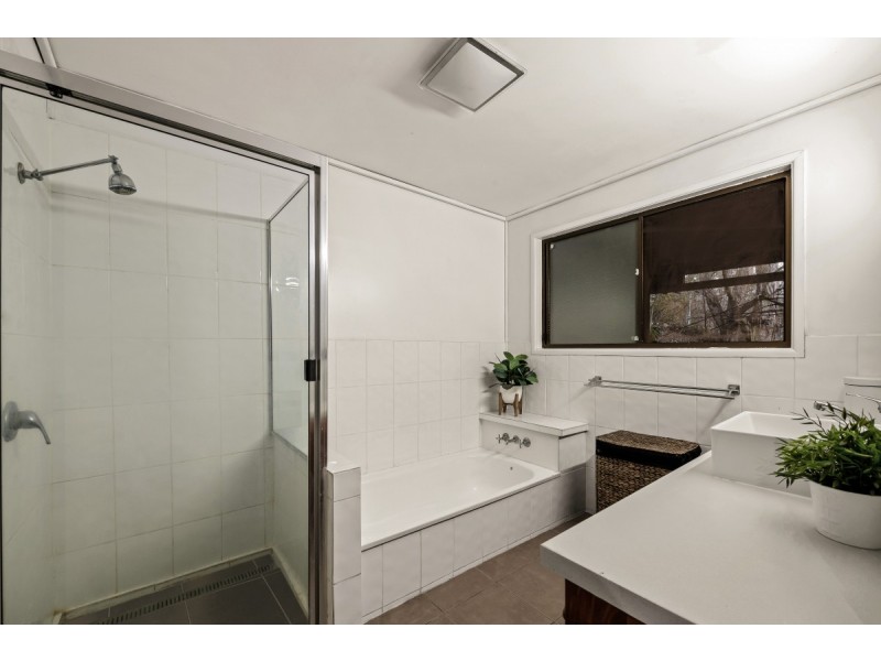 11 Hillview Court, Top Camp QLD 4350