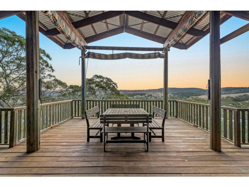 11 Hillview Court, Top Camp QLD 4350