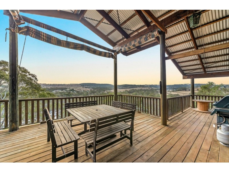 11 Hillview Court, Top Camp QLD 4350