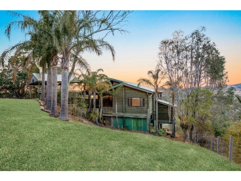 11 Hillview Court, Top Camp QLD 4350