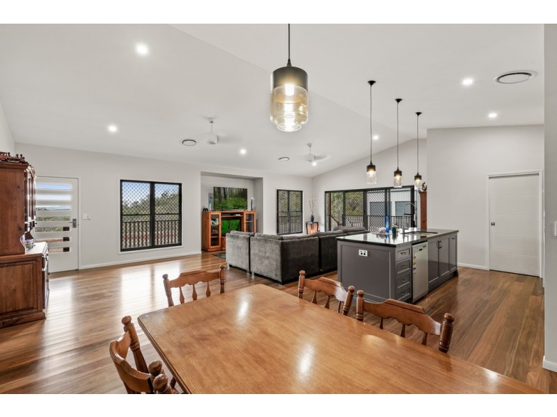 658 Rockmount Road, Preston QLD 4352