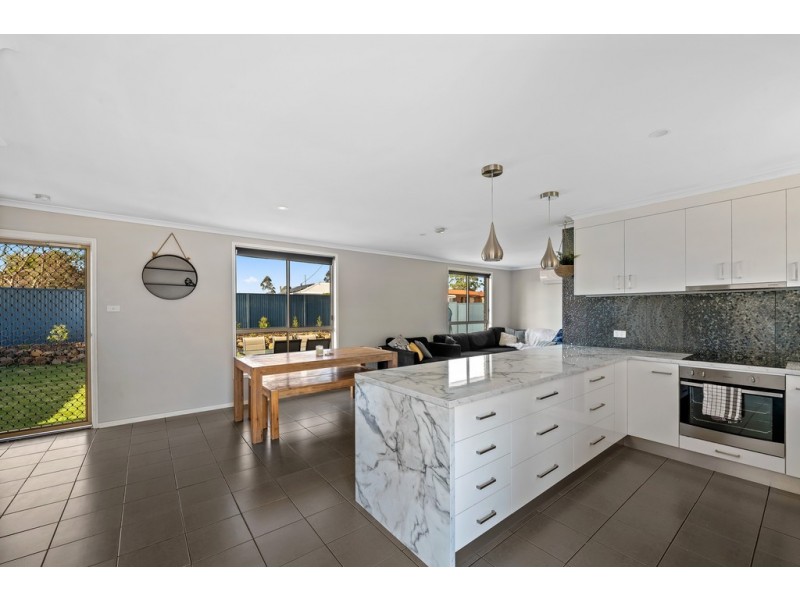 7 Russell Court, Wyreema QLD 4352