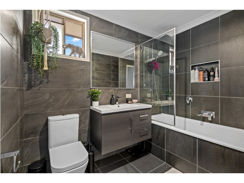 7 Russell Court, Wyreema QLD 4352