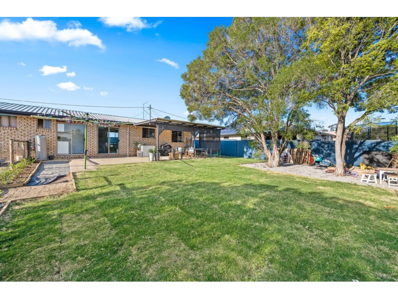 7 Russell Court, Wyreema QLD 4352