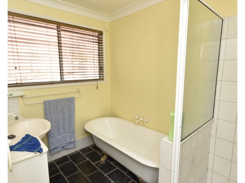 74 Koreelah Street, Upper Lockyer QLD 4352