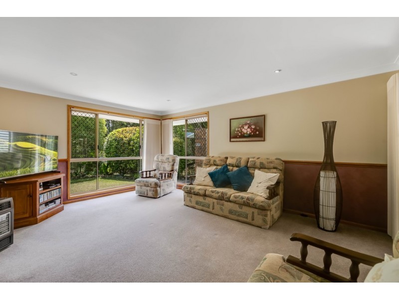 42 Harvey Street, Mount Lofty QLD 4350