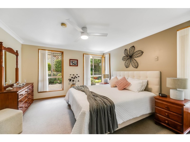 42 Harvey Street, Mount Lofty QLD 4350