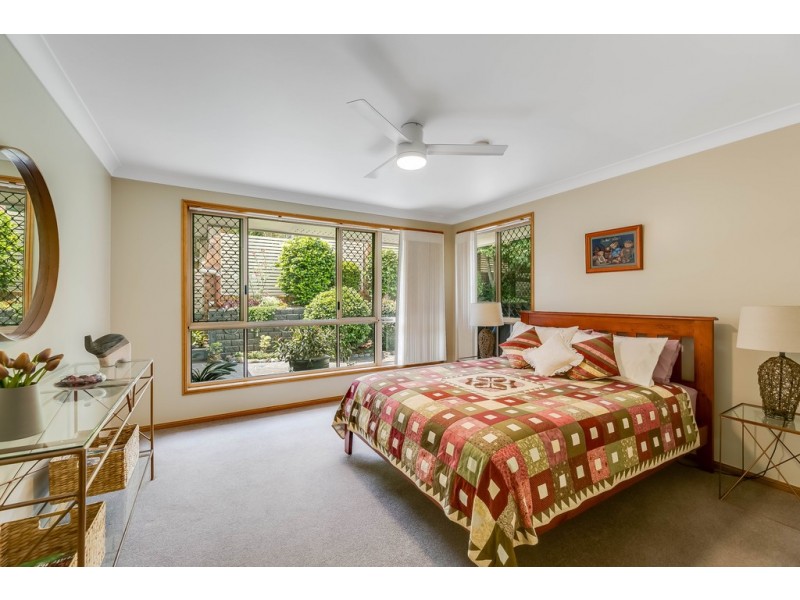 42 Harvey Street, Mount Lofty QLD 4350