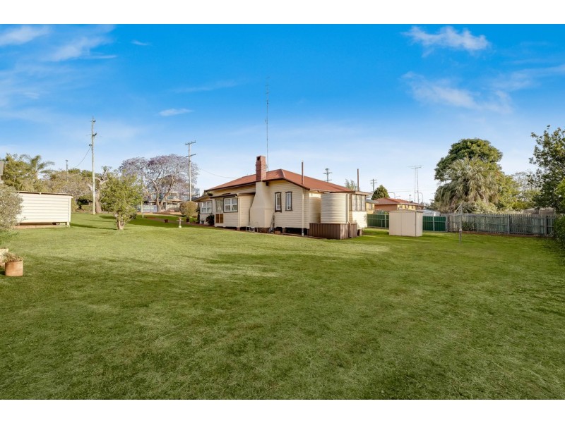 787 Ruthven Street, South Toowoomba QLD 4350