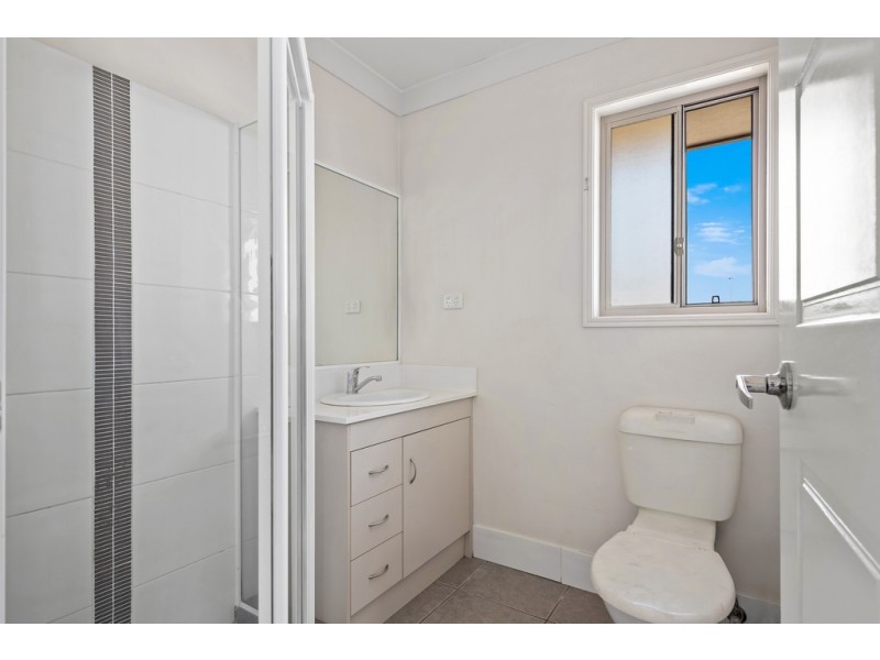 678 Greenwattle Street, Harristown QLD 4350